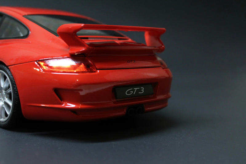 Illustration for article titled 1:18 Scale Porsche 997 GT3 by Welly